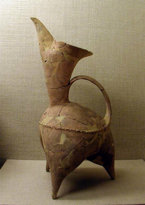 日照市莒県から出土した大汶口文化の陶器