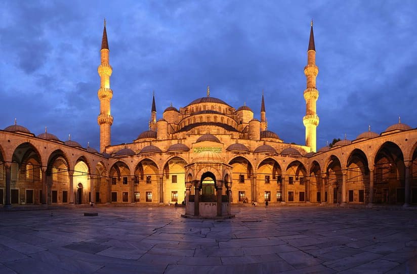 イスタンブール歴史地域 椅子端部＾る歴史地域 スルタンアフメト・モスク