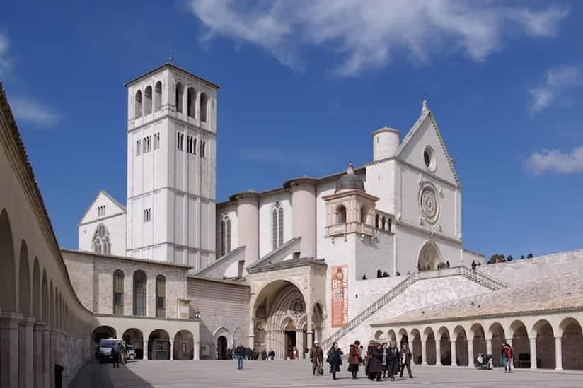 アッシジ、フランチェスコ聖堂と関連修道施設群