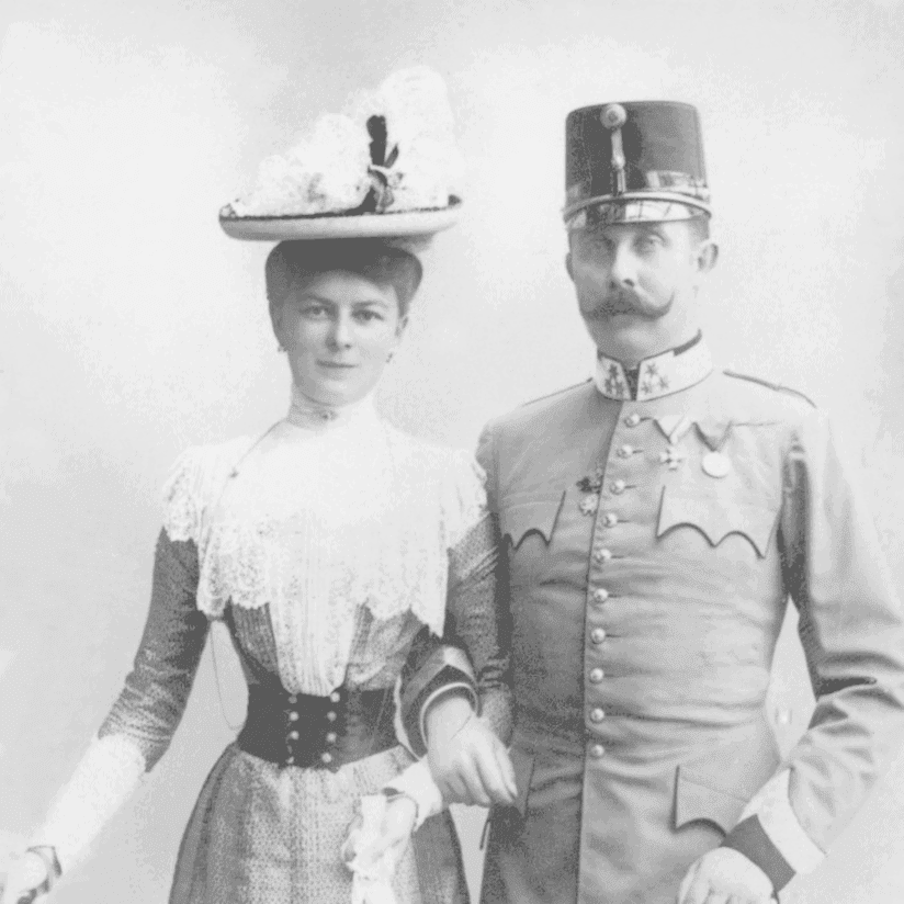 サライェヴォ事件　オーストリア大公フランツ・フェルディナントとその妻ゾフィー・ホテク